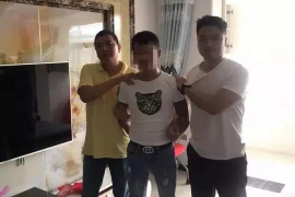 青山湖讨债公司如何把握上门催款的时机